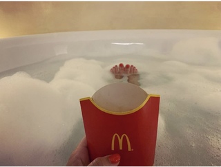 Emily Osment feet photo thumbnail
