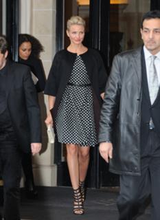 Cameron Diaz feet photo thumbnail