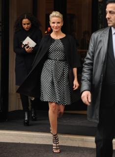 Cameron Diaz feet photo thumbnail