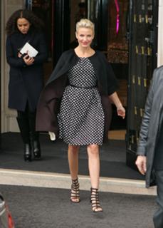 Cameron Diaz feet photo thumbnail