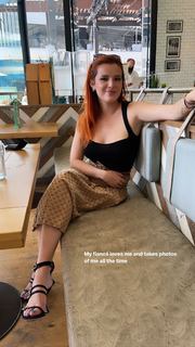 Bella Thorne feet photo thumbnail
