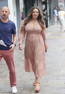 Kelly Brook feet photo thumbnail