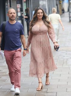 Kelly Brook feet photo thumbnail