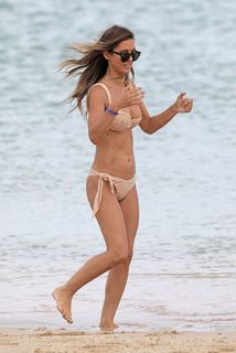 Audrina Patridge feet photo thumbnail