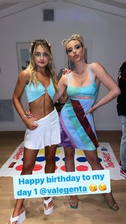 Lele Pons feet photo thumbnail