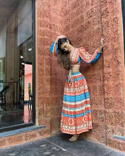 Mouni Roy feet photo thumbnail