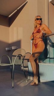 Ashley Roberts feet photo thumbnail