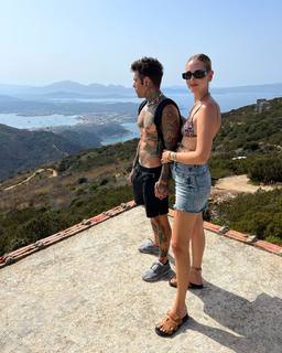 Chiara Ferragni feet photo thumbnail