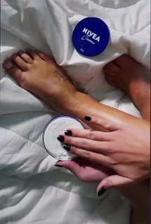 Giovanna Lancellotti feet photo thumbnail