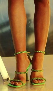 Marina Ruy Barbosa feet photo thumbnail