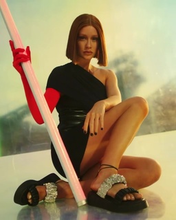 Marina Ruy Barbosa feet photo thumbnail