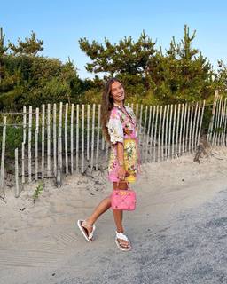 Nina Agdal feet photo thumbnail