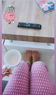 Daniela Katzenberger feet photo thumbnail