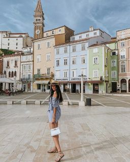 Valentina Vignali feet photo thumbnail