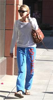 Amanda Seyfried feet photo thumbnail