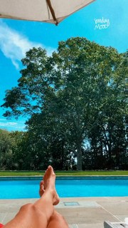 Nina Agdal feet photo thumbnail
