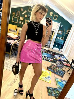 Gabbie Hanna feet photo thumbnail