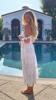 Alexis Ren feet photo thumbnail