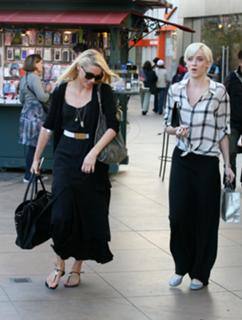 Amber Heard feet photo thumbnail