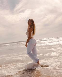 Kara Del Toro feet photo thumbnail