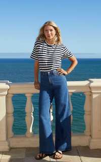 Gwyneth Paltrow feet photo thumbnail