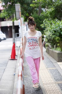 Ai Shinozaki feet photo thumbnail