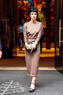 Lily Allen feet photo thumbnail