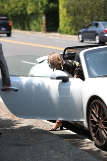 Julianne Hough feet photo thumbnail