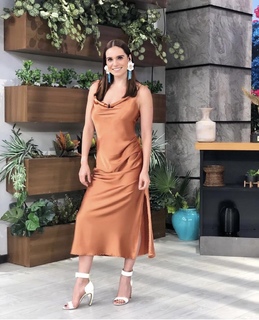 Tania Rincón feet photo thumbnail