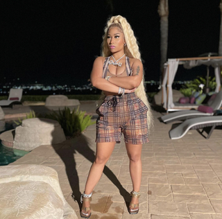 Nicki Minaj feet photo thumbnail