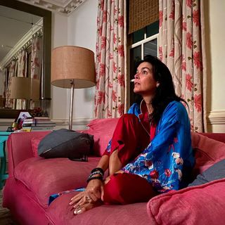 Angie Harmon feet photo thumbnail