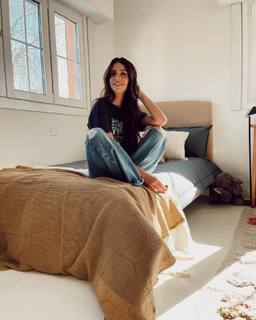 Zaira Nara feet photo thumbnail