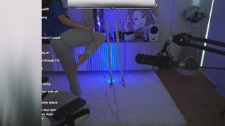 Imane Pokimane Anys feet photo thumbnail