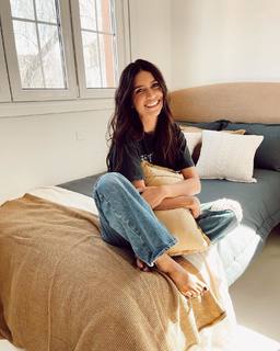 Zaira Nara feet photo thumbnail