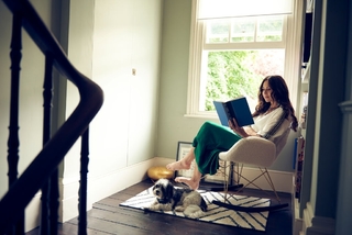 Minnie Driver feet photo thumbnail