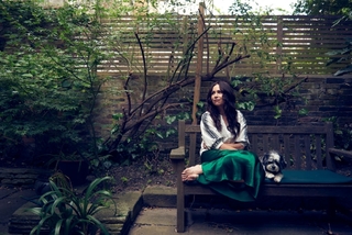 Minnie Driver feet photo thumbnail