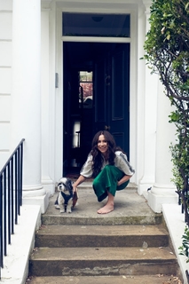Minnie Driver feet photo thumbnail