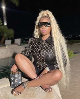 Nicki Minaj feet photo thumbnail
