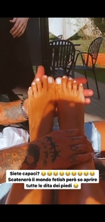 Giorgia Crivello feet photo thumbnail