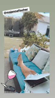 Angela Kinsey feet photo thumbnail
