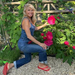 Christie Brinkley feet photo thumbnail
