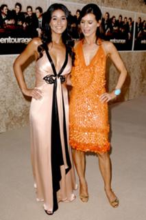 Emmanuelle Chriqui feet photo thumbnail