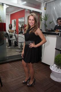 Carla Diaz feet photo thumbnail
