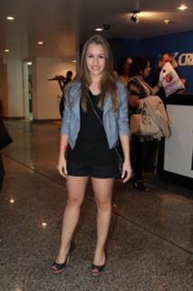 Carla Diaz feet photo thumbnail
