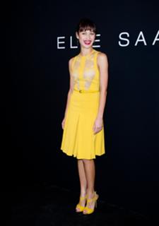 Olga Kurylenko feet photo thumbnail