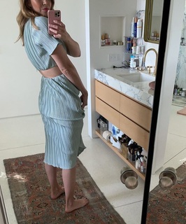Mandy Moore feet photo thumbnail