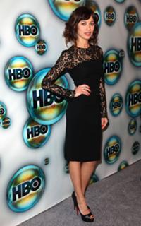 Olga Kurylenko feet photo thumbnail