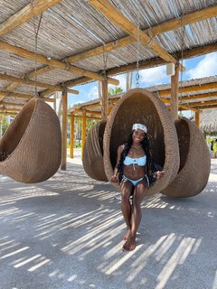 Simone Biles feet photo thumbnail