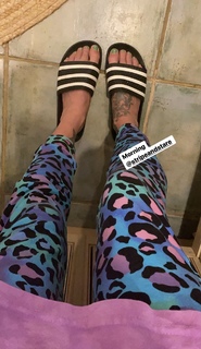 Fearne Cotton feet photo thumbnail