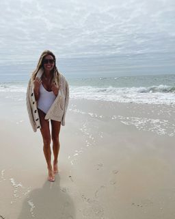 Kelly Bensimon feet photo thumbnail
